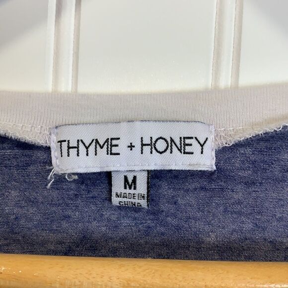 Thyme & Honey v-neck quarter sleeve top - Picture 2 of 4